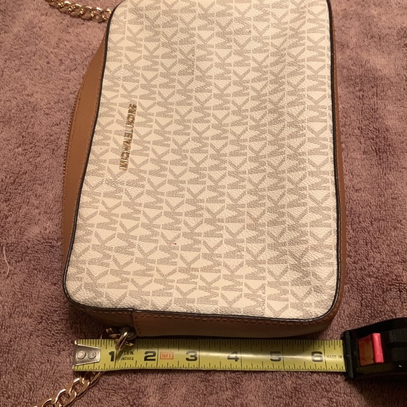 Michael Kors Crossbody - Picture 7 of 8